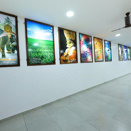 Temple View Residency Hotel Chottanikara Bagian luar foto