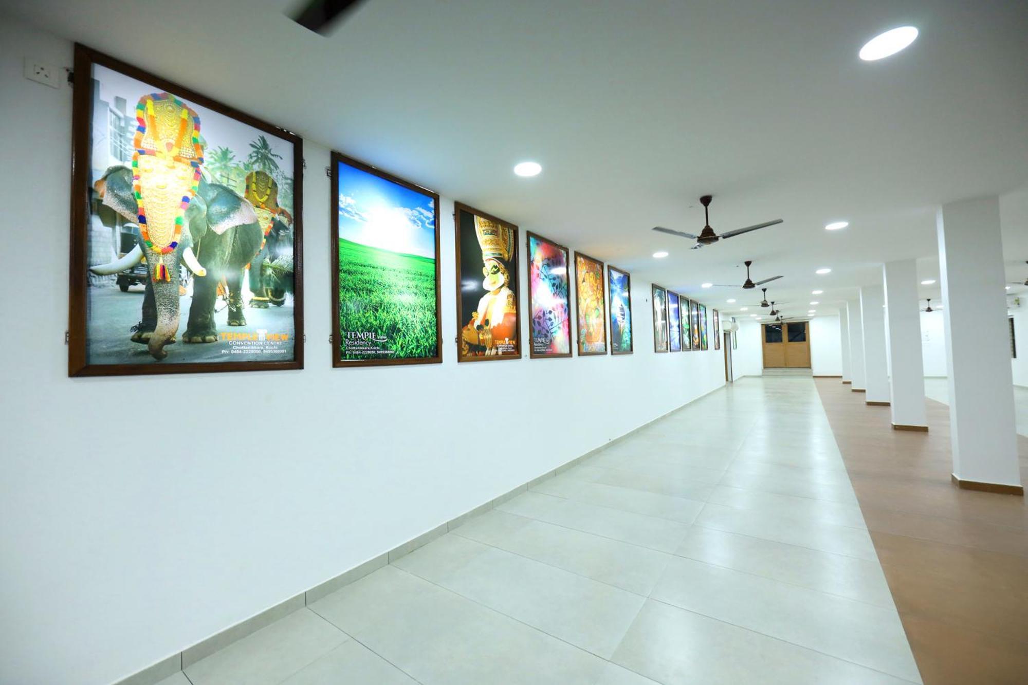Temple View Residency Hotel Chottanikara Bagian luar foto