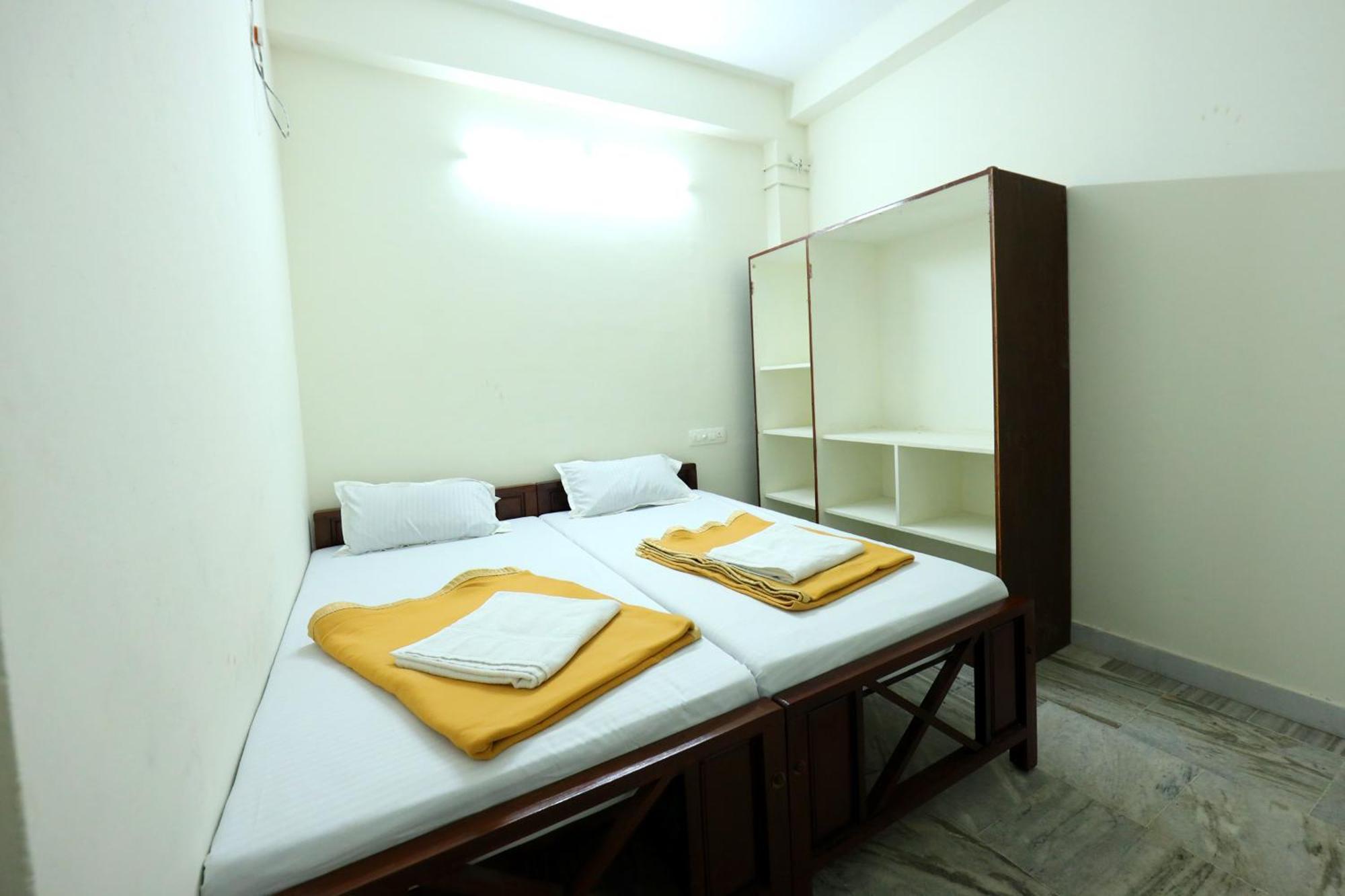 Temple View Residency Hotel Chottanikara Bagian luar foto