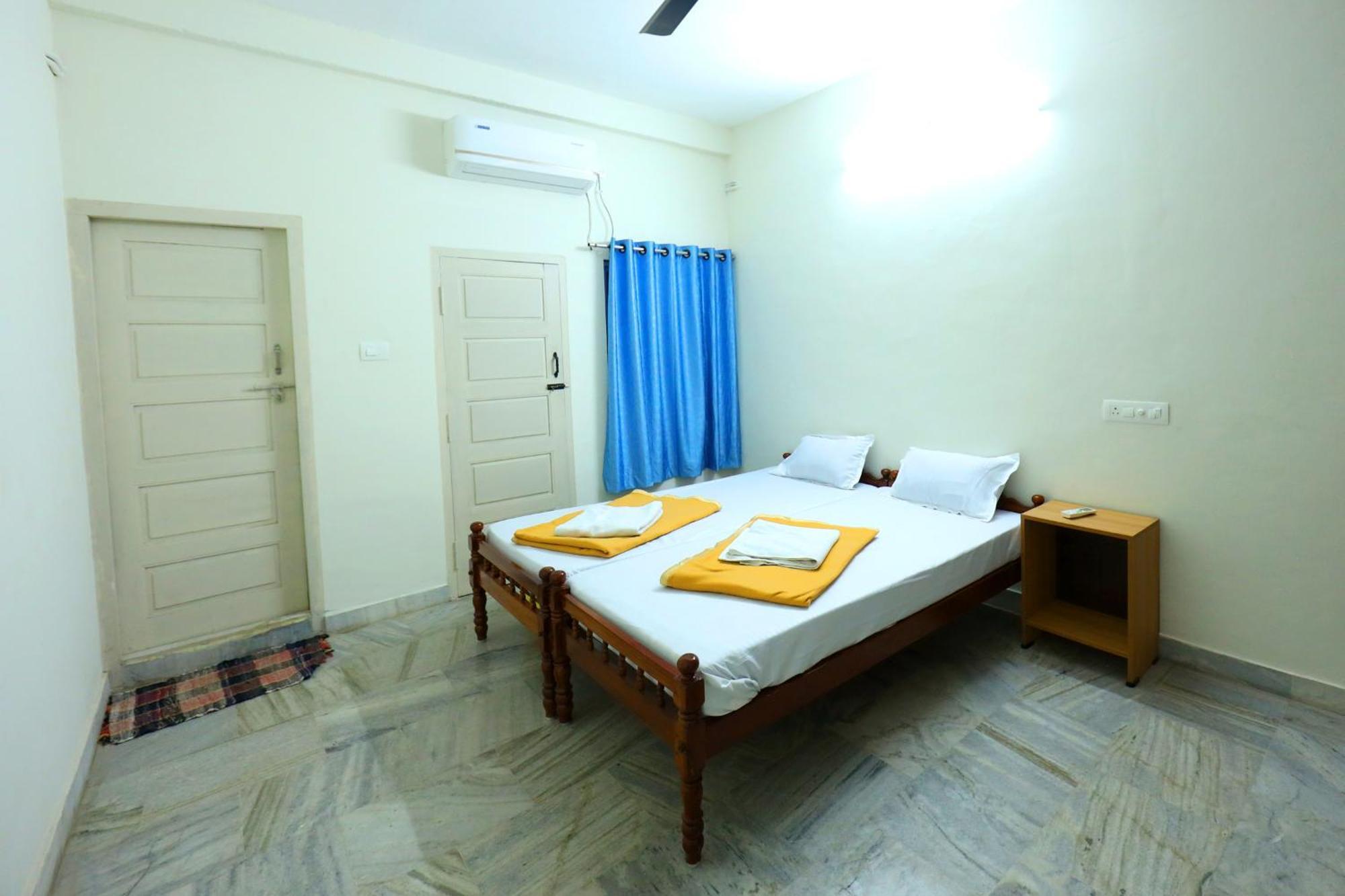 Temple View Residency Hotel Chottanikara Bagian luar foto